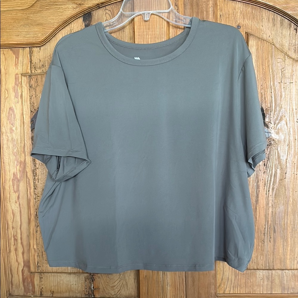 Joy Lab All In Motion Women's crop Top